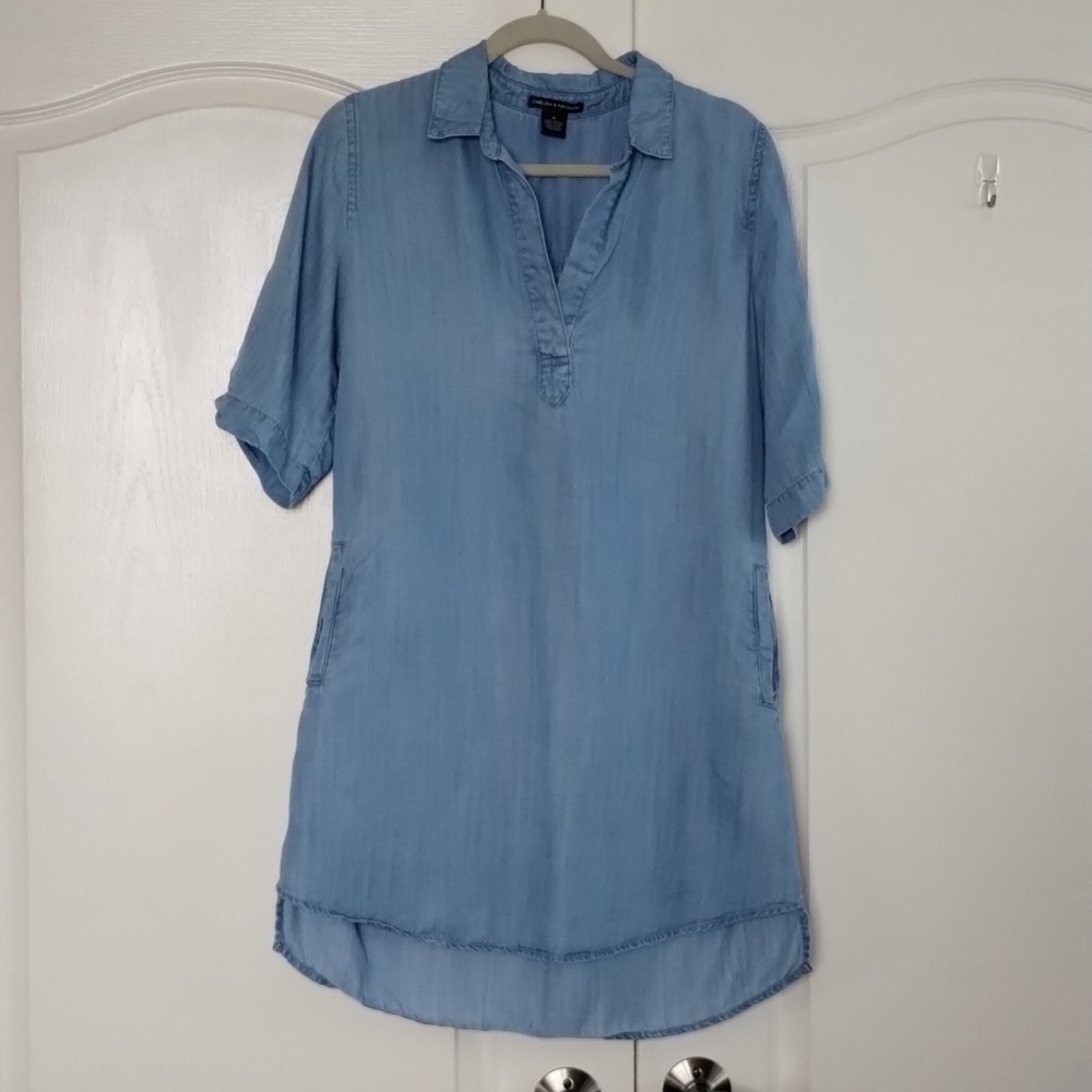 Chelsea & Theodore denim pullover dress with pockets short sleeve medium v-neck